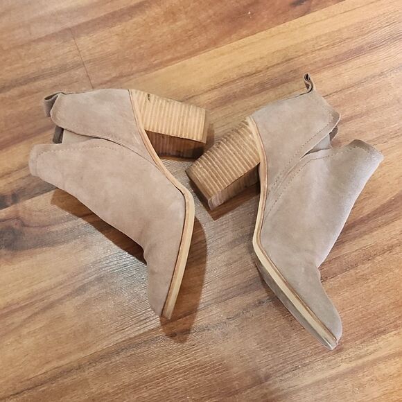 Dolce Vita Taupe Suede Heeled Boots - Picture 3 of 7